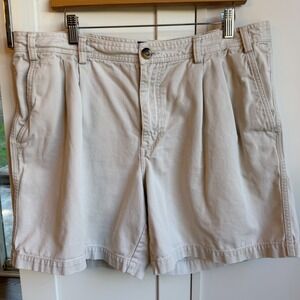 Eddie Bauer Chino Shorts Mens 36 Khaki Pleated Front Preppy 90s Dad Shorts